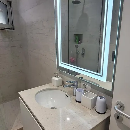 Suite Home شقة *